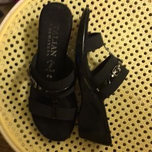 Italian shoemakers size 6 1/2 black slip-on sandal